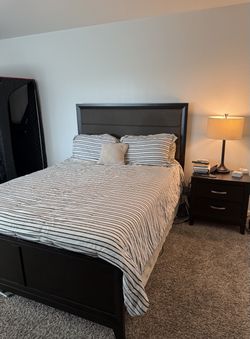 Queen bed