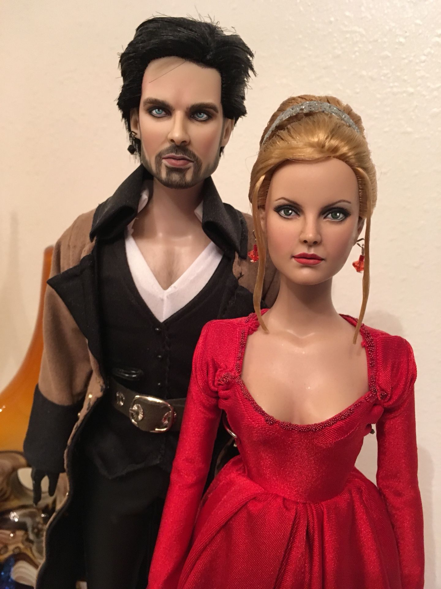 Once Upon a Time Hook and Emma Tonner dolls Disney