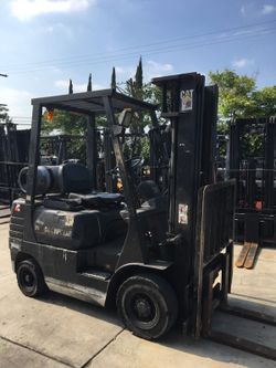 Caterpillar pneumatic forklift