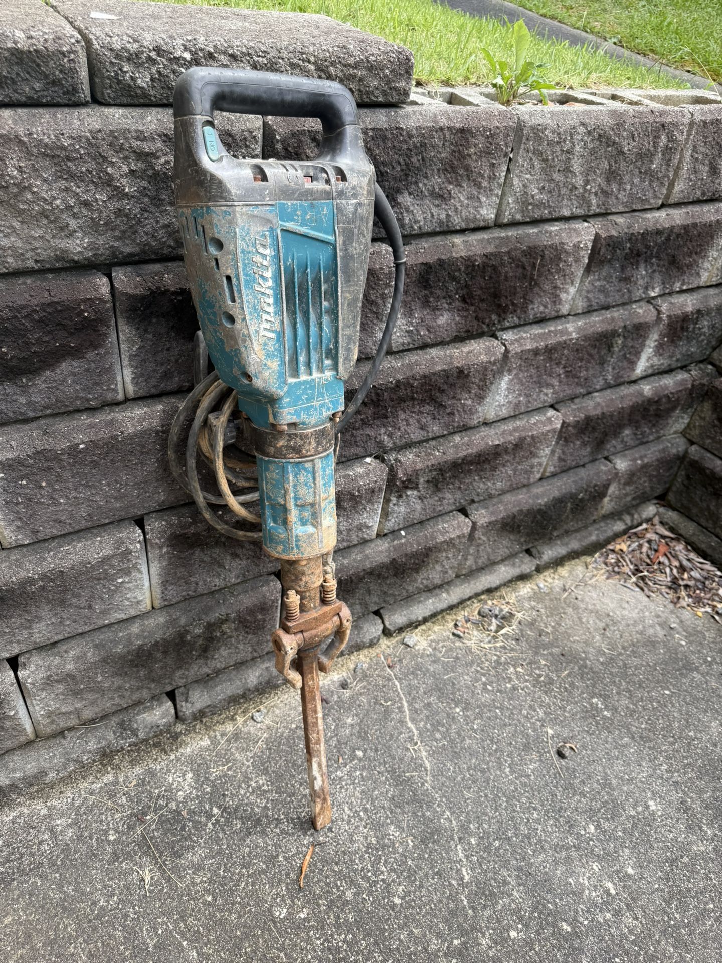 Makita demoltion SDS hammer drill HM1307B