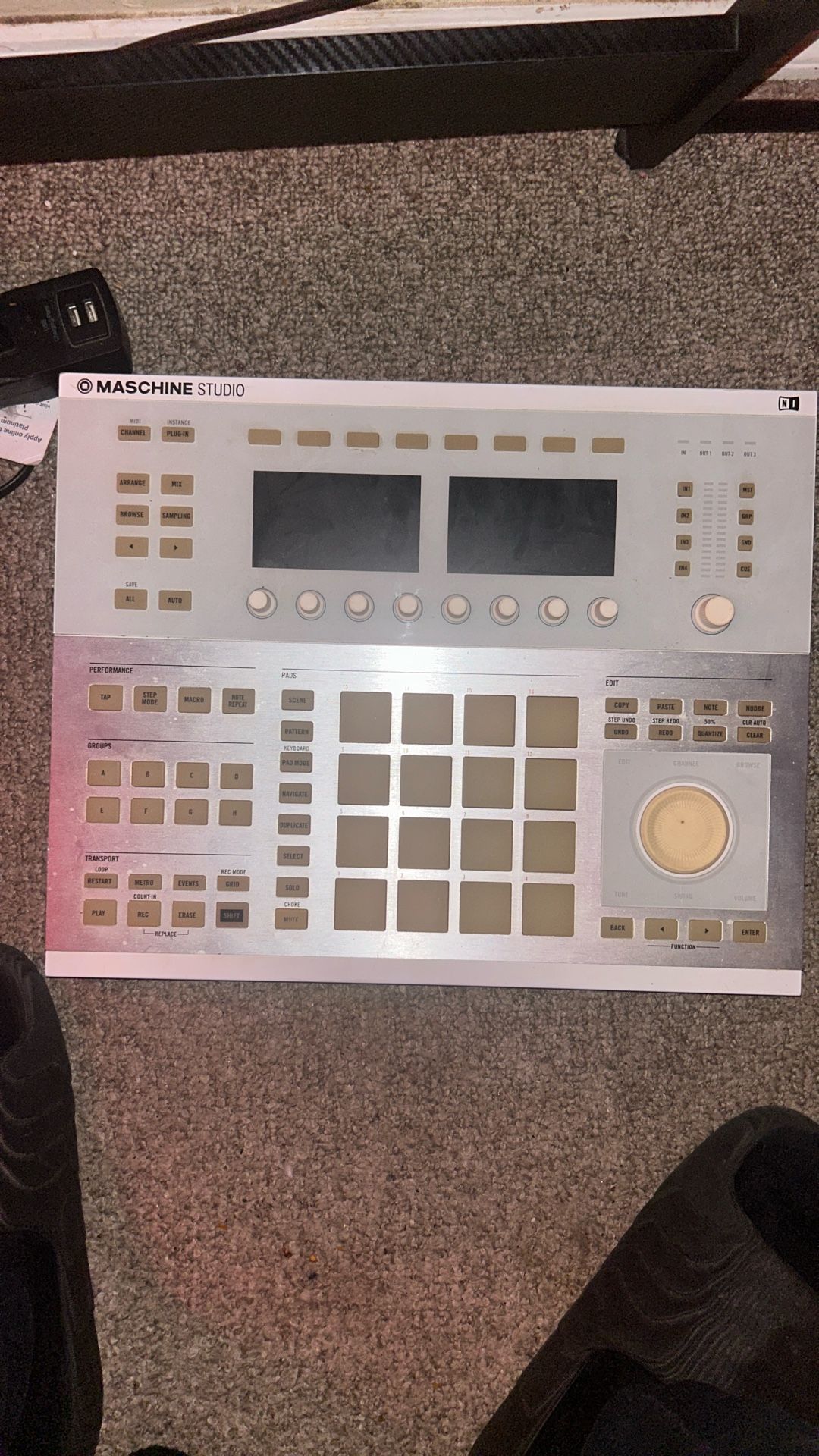 Native Instruments Maschine MKII MIDI Controller