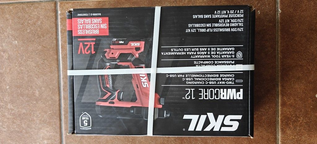 FLIP DRILL SET - Kit includes the 12V/20V brushless flip drill, 12V 2.0Ah USB-C battery, 20W USB-C charger.