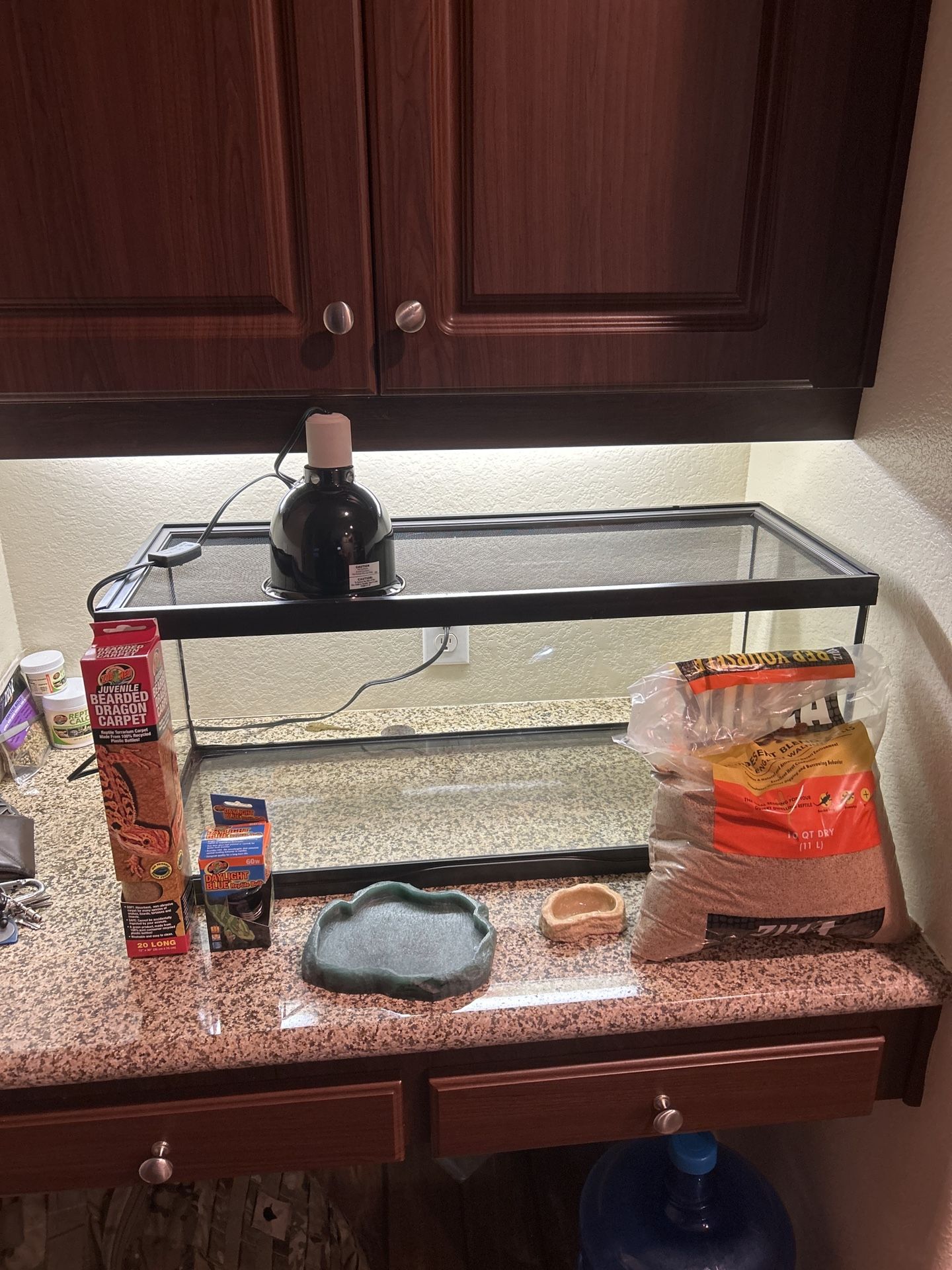 Desert Reptile Enclosure (Plus Accessories)