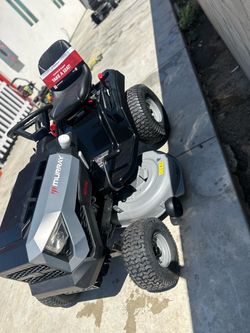 Shop Murray MT100 42 in. 13.5 HP 500cc E1350 Series Briggs and Stratton Engine 6-Speed Manual Gas Riding Lawn Tractor Mower Questions & Answers (344)