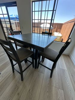 Dining table & chairs