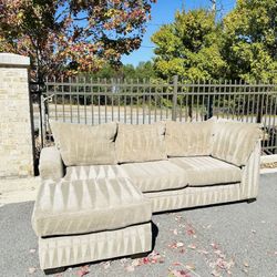 Free Delivery 🚚 Cozy L shape Couch