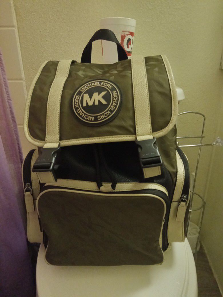 Michael Kors Large Utility Backpacking 