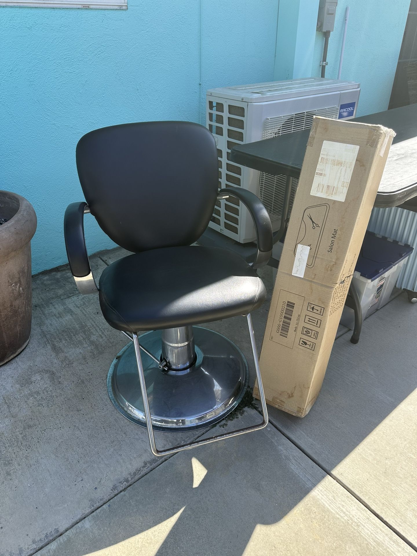 Salon Chair With Step Hydraulic System  + Salon Mat
