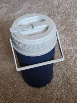 Igloo thermos blue color.