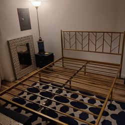queen size bed frame like new
