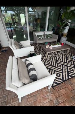 Outdoor patio furniture set