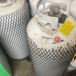 2 Filled 40 Lb Propane Tanks 150 Each