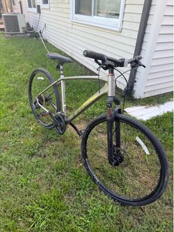 Trek Hybrid Bike with Suspension Fork