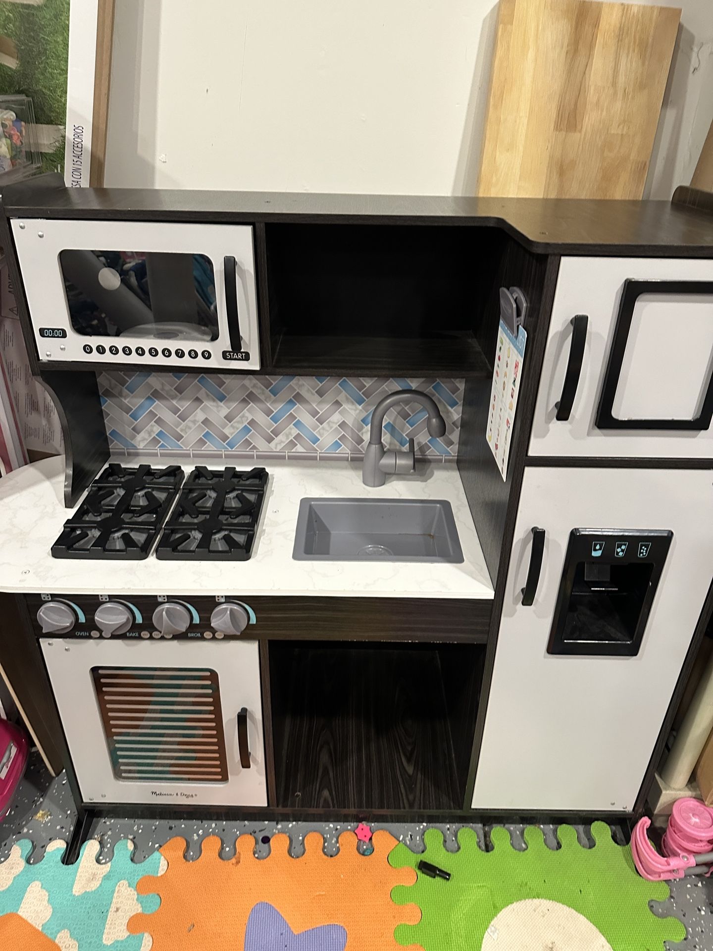 Play Kitchen