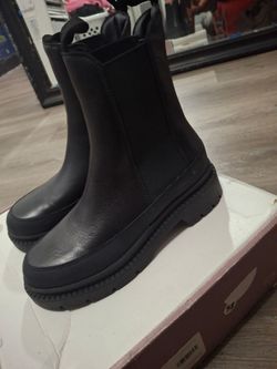 Boots girl 6.5