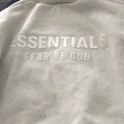 Essentials Fear Of God Sweatshirt (Small)