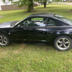 2004 Ford Mustang