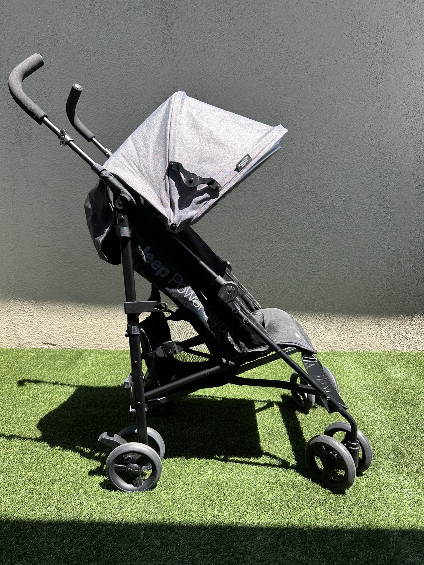 Jeep Powerglyde Single Fold Up Stroller/ Reclines/ Theme Park Stroller