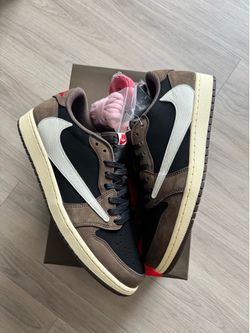 Size 12 men jordan 1 low