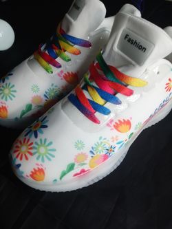 Womens Size 7 Beautiful and comfort
