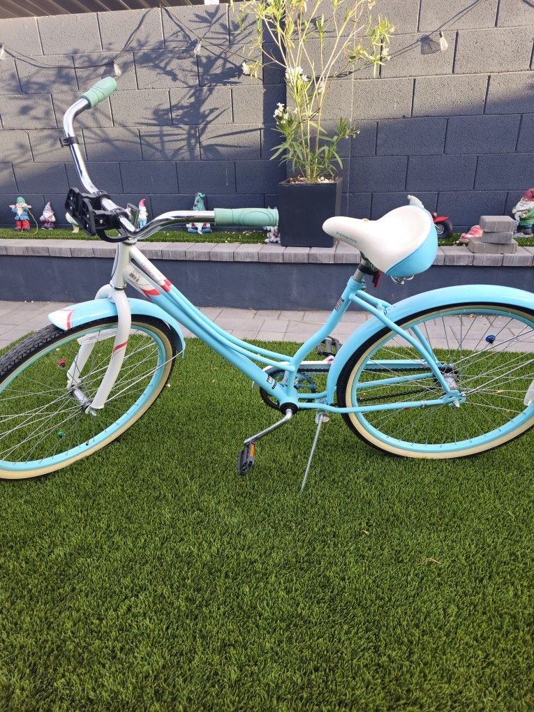 Women's Schwinn Bike