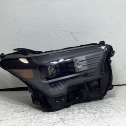 2024 2025 Toyota Tacoma right LED headlight (1BB)