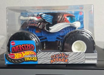 Hot Wheels Monster Trucks Scratch Attack Cat 1:24 Scale
