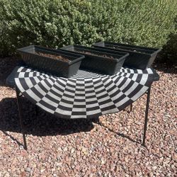 3 Large Plastic Flower Pots For An Indoor Space Or Balcony With Soil -great Condition