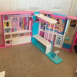Barbie Closet 