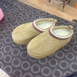 •	Beige Suede-Style Winter Loafers – Unisex