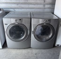 Gray Whirlpool Washer And Gas Dryer Matching Set