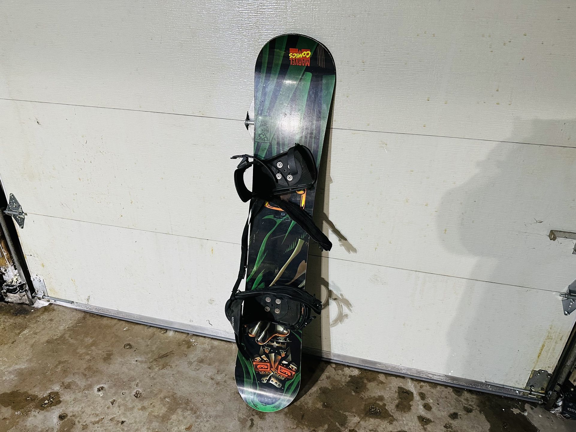 Marvel Comics Snowboard - Slim Bindings