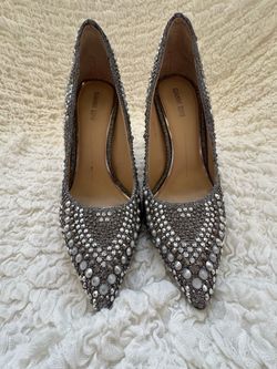 Gianni Bini Silver Rhinestone Pointed-Toe Heels – Size 9.5M