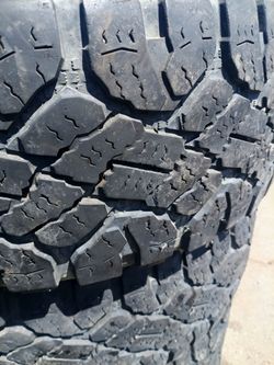LT275/70R18 Goodyear Wrangler Kevlar Duratrac Tires (4)