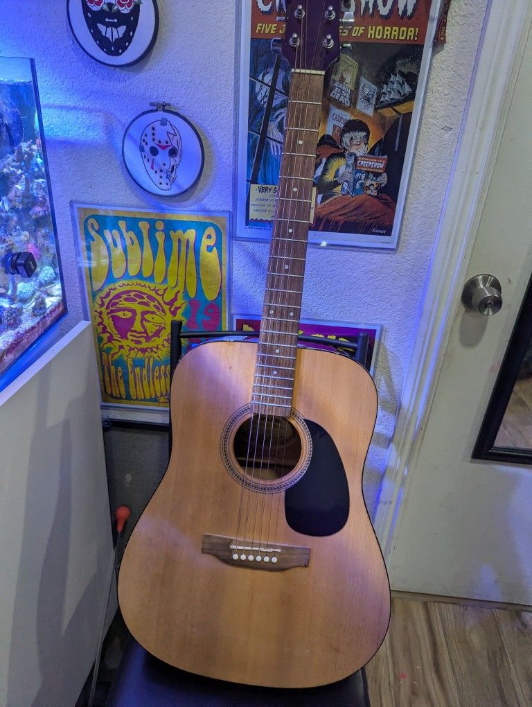 Sunlite GD-1800D Full Sized Acoustic Guitar