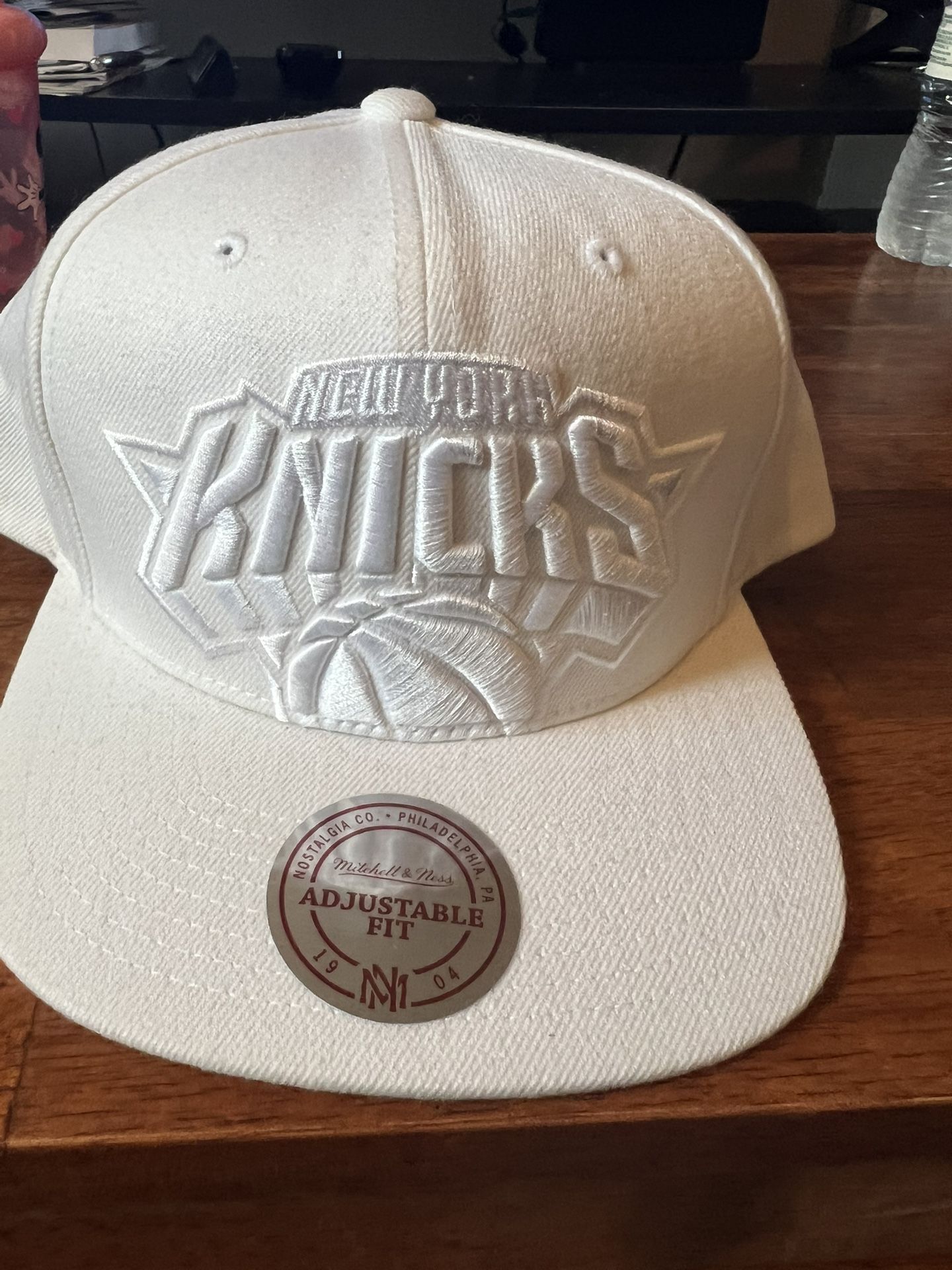 NBA NY Knicks Mens Snapback Hat White Mitchell & Ness NBA Basketball