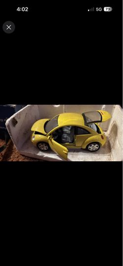 Maisto Special Edition 1:25 Die-Cast Metal Car Collectible Volkswagen Beetle