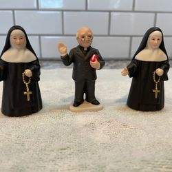 VTG Lefton Colonial Village Reverend Figurine 07777 And Two Nuns 00966