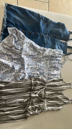 Dos vestidos y un mono