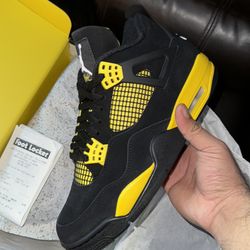 Jordan 4 Thunder size 10 M