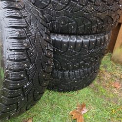 Wheels and tires set 205/55/16 5x114.3 like new