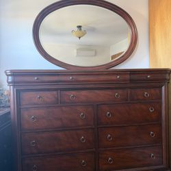 Dresser And 2 Nightstands