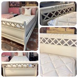 Twin Sleigh Bed 