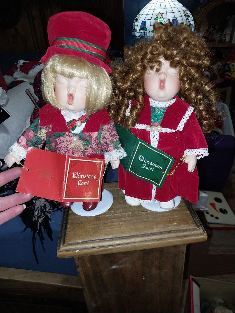 Vintage Caroling Dolls