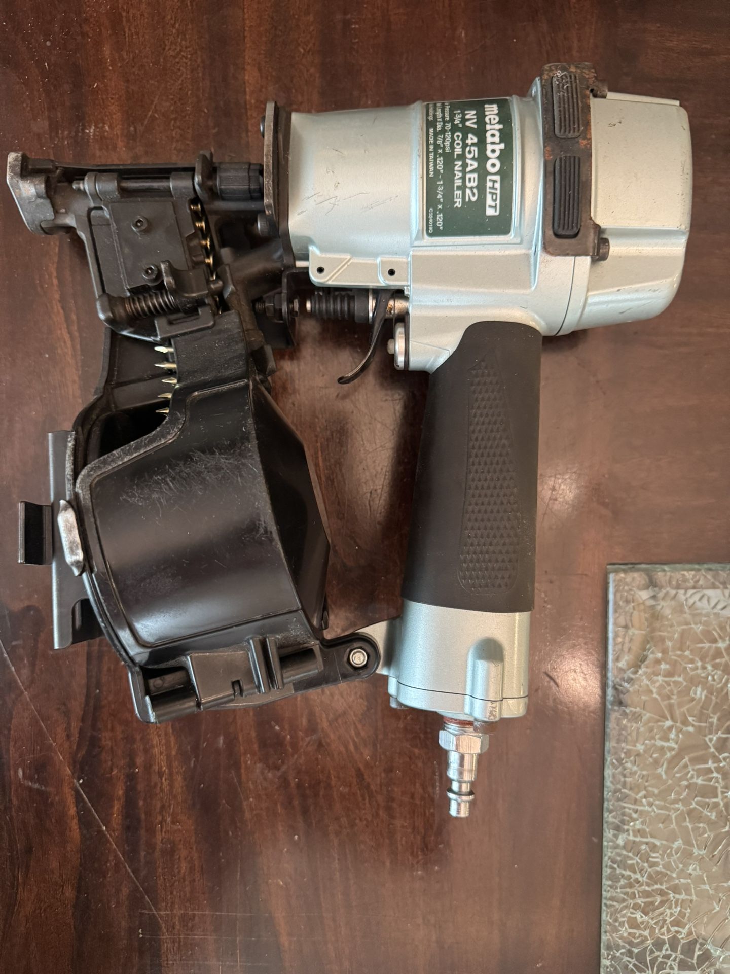 Metabo HPT 1 3/4” 15 Degree Pneumatic Coil Roofing Nailer