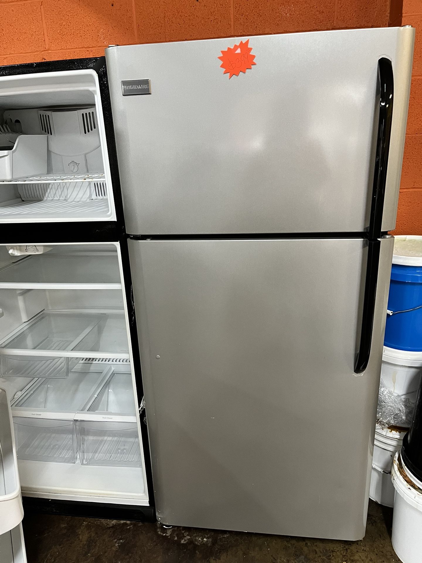 Frigidaire  Refrigerator  Top And Bottom  