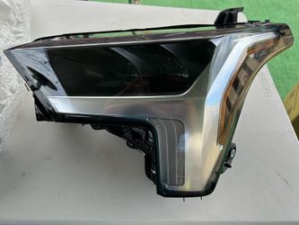 2025 Toyota Tundra SR5 Left headlight