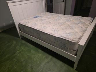 Full Size Bed