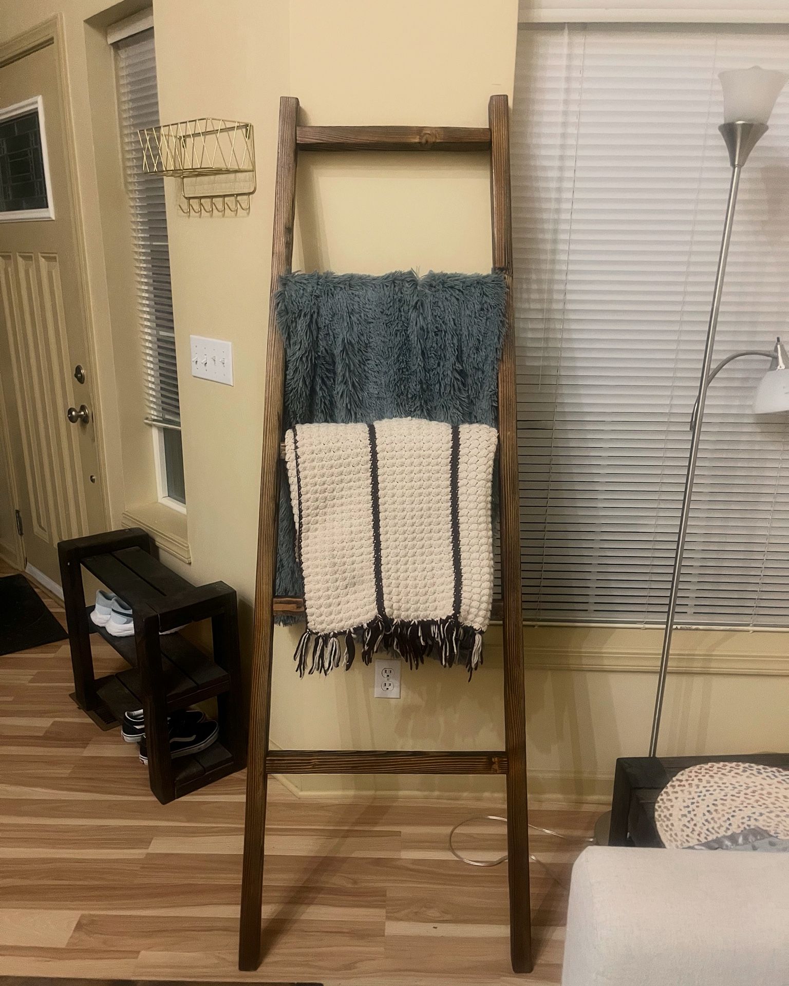 Handmade Rustic Blanket Ladder – Solid Wood