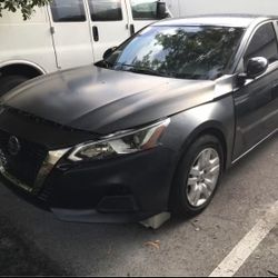 2020 Nissan Altima 2.5 Runs And Drives For  Parts Or Whole 